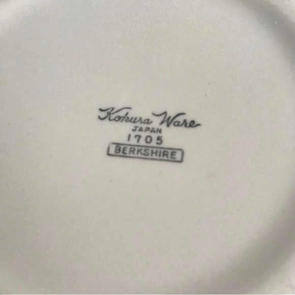 Kokura Ware Ironstone Plates Set of Four - Picture 9 of 10